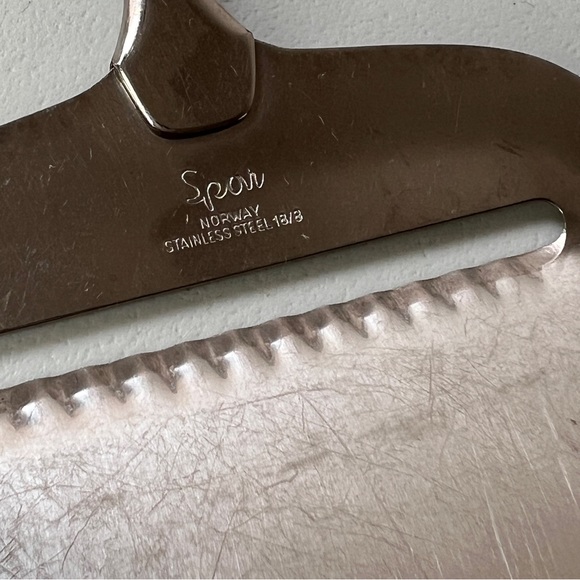 2 Vintage Stainless Steel Cheese Slicers Serveware Wood Handle Japan SPAR Norway - Picture 8 of 8
